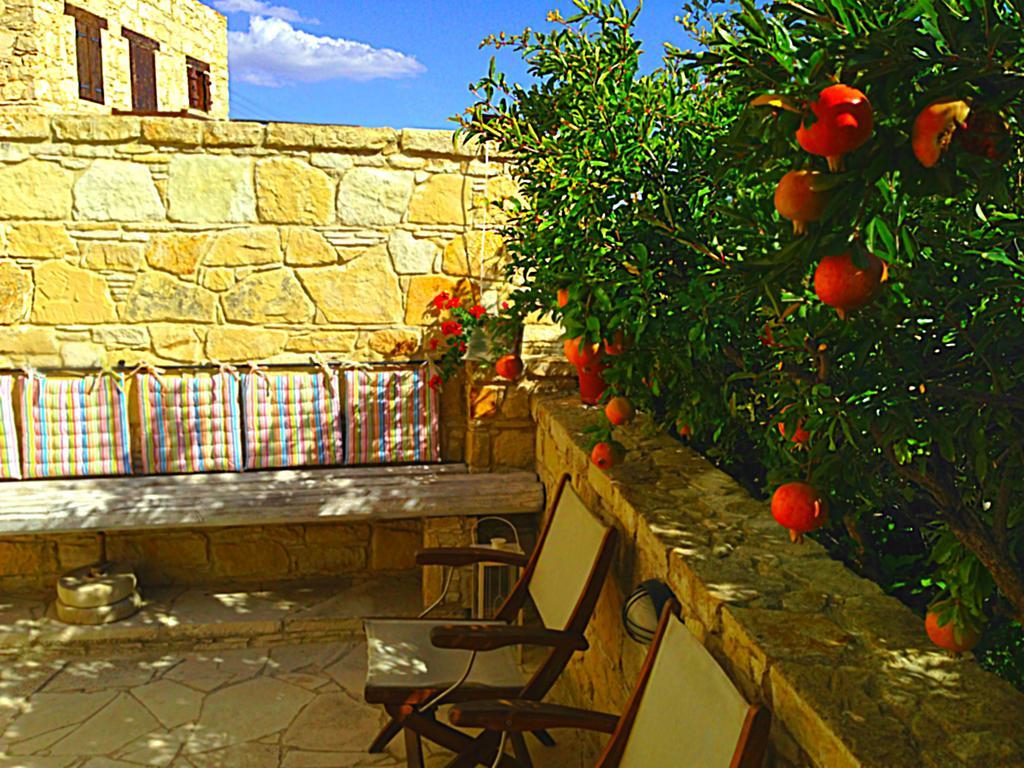 Lofou Traditional Stone House Rum bild