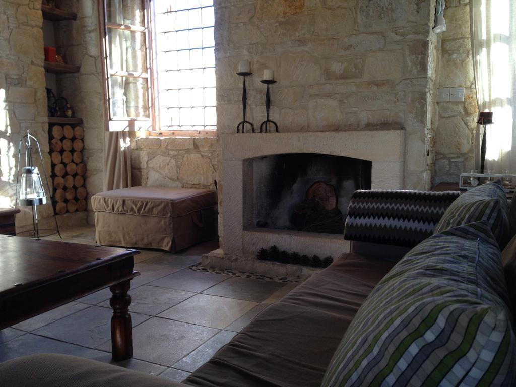 Lofou Traditional Stone House Rum bild