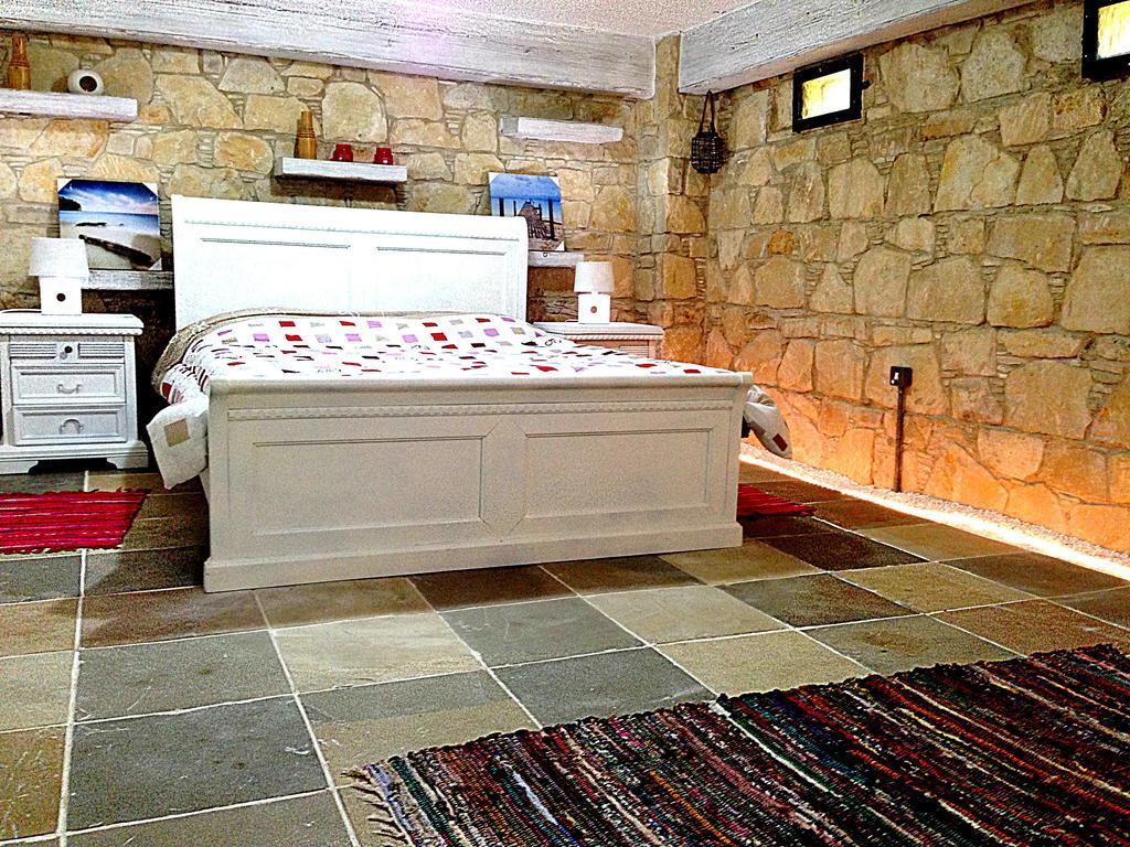 Lofou Traditional Stone House Rum bild