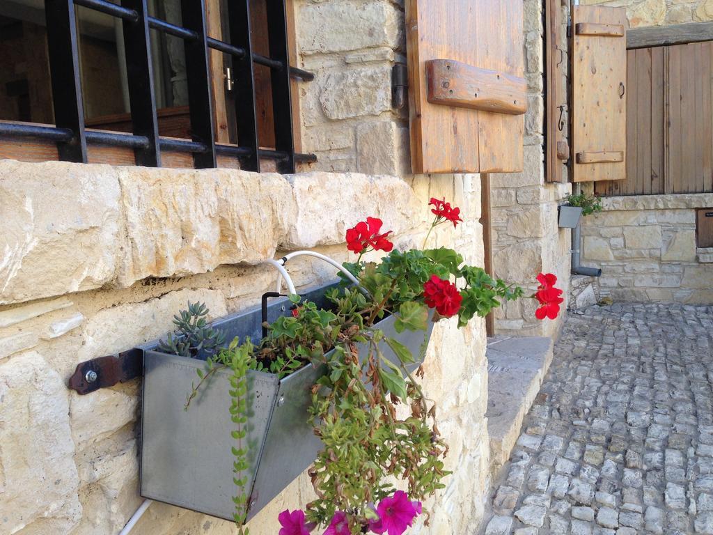 Lofou Traditional Stone House Rum bild